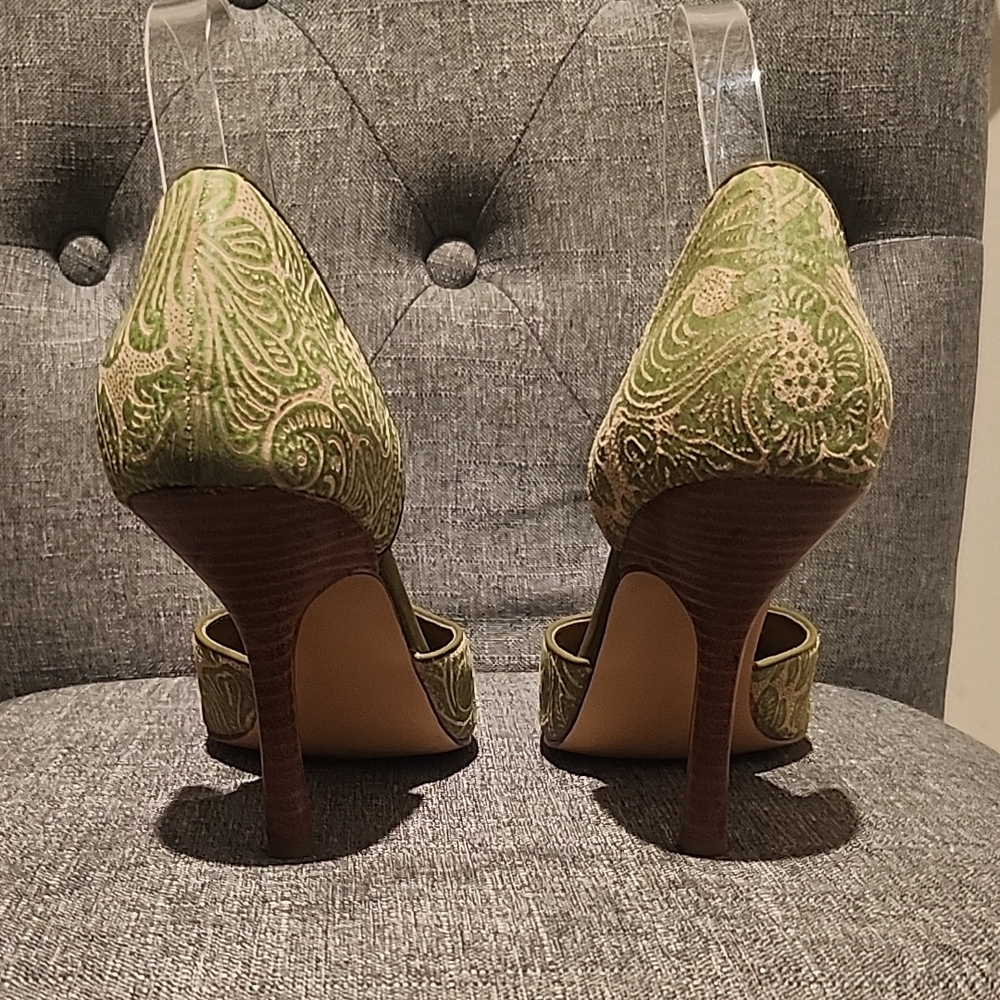 Bandolino Olive Green Pointed-Toe D'Orsay Heels - Picture 4 of 7